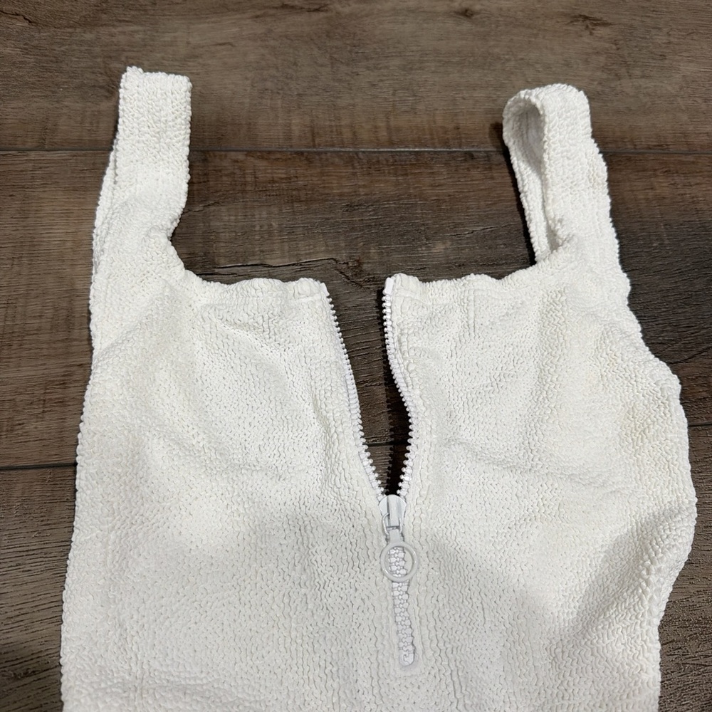 Hunza G Dallas one piece swimsuit in white NWT - Picture 5 of 7